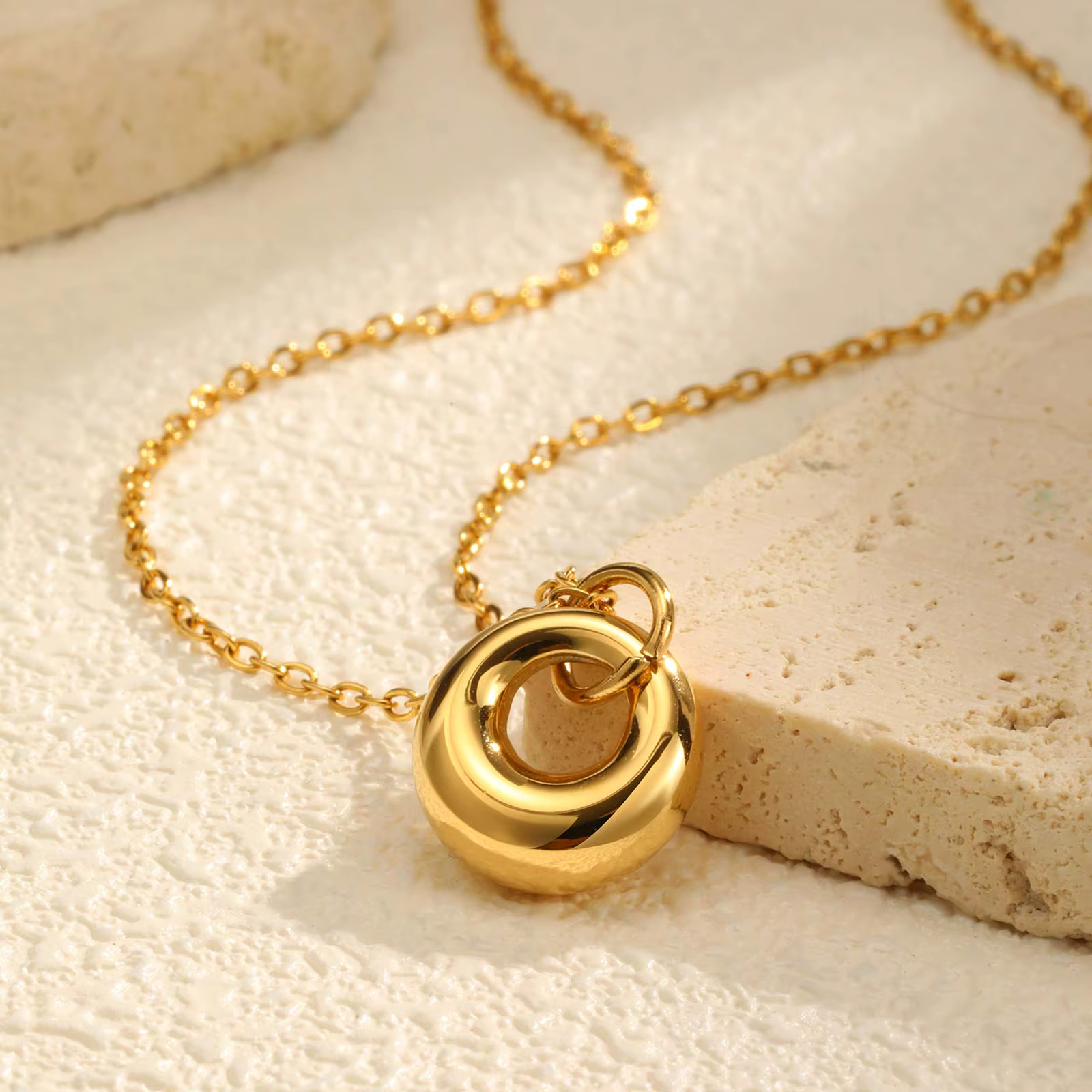 Lune collana in acciaio inossidabile con pendente dorato